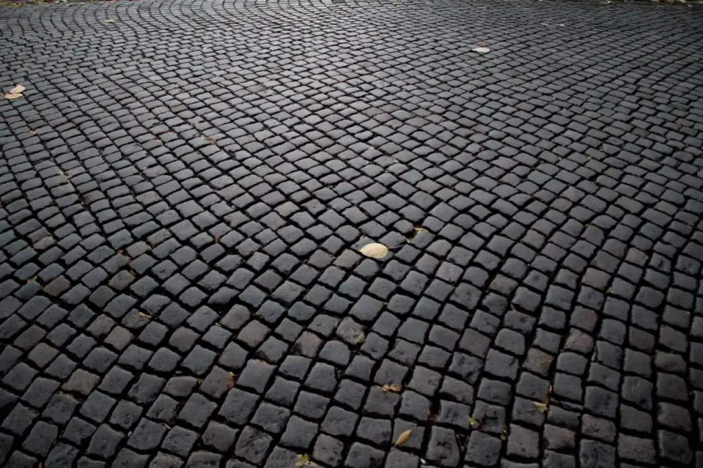 Cobblestone pavement pattern